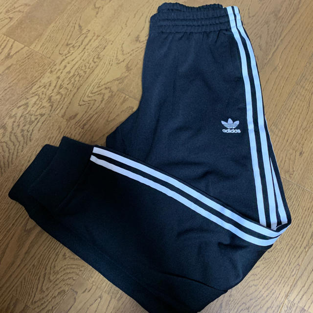 adidas トラックパンツ