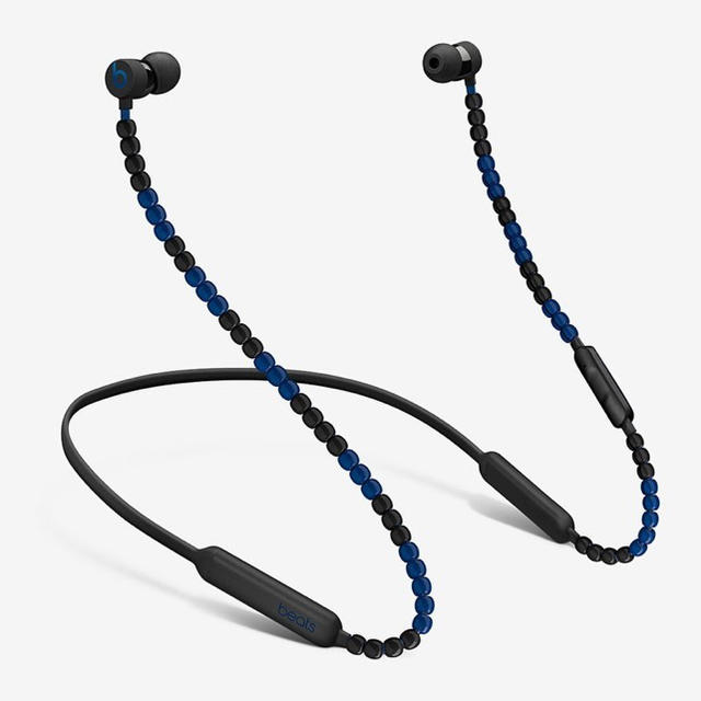 Beats by Dr Dre(ビーツバイドクタードレ)のbeatsX sacai イヤフォン ブラック 新品未開封 ストア購入品 スマホ/家電/カメラのオーディオ機器(ヘッドフォン/イヤフォン)の商品写真