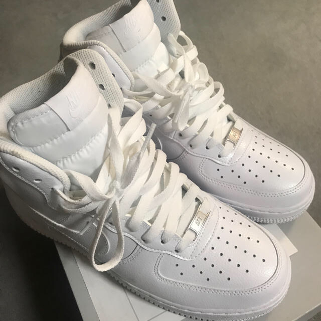 NIKE - NIKE エアフォース1 ハイカット atmosコラボ ホワイト NIKE - NIKE エアフォース1 ハイカット atmosコラボ ホワイト