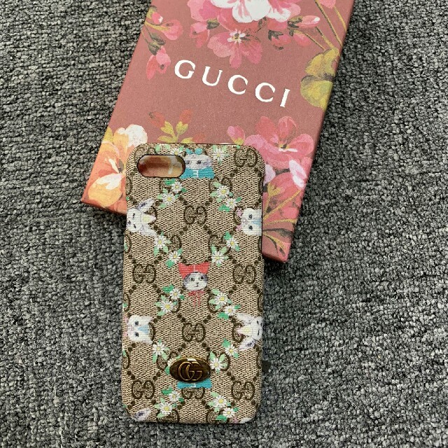 Gucci - 小猫　グッチ　Iphone　 アイフォンケース
の通販 by taka-si-'s shop｜グッチならラクマ