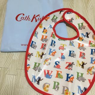 キャスキッドソン(Cath Kidston)の✳︎新品未使用✳︎CathKidston  ベビーお食事エプロン(お食事エプロン)