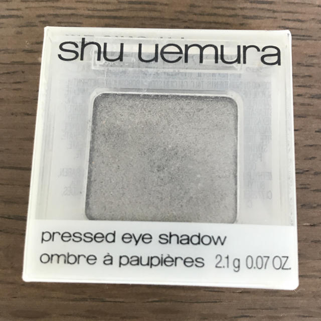 shu uemura(シュウウエムラ)のプレスド アイシャドー オリーブ 2.1g shu uemura コスメ/美容のベースメイク/化粧品(アイシャドウ)の商品写真