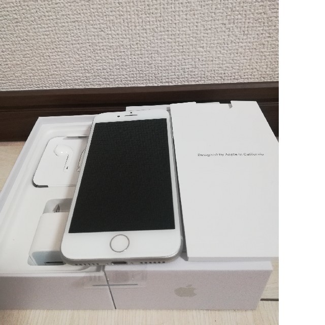 新発売】 nanana iPhone8 新品 未使用 64G SIMフリー シルバー