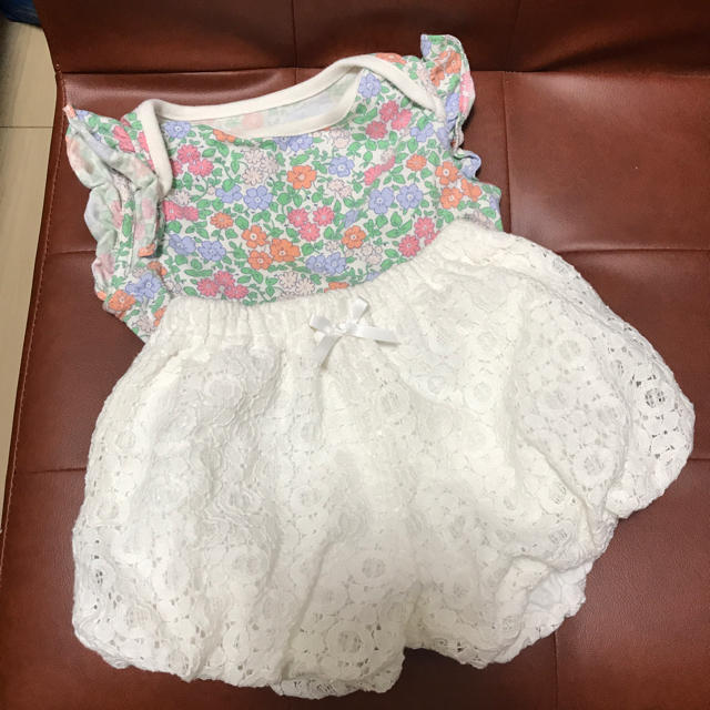 babyGAP(ベビーギャップ)のmia様専用 babyGap ロンパース 黄色&白 キッズ/ベビー/マタニティのベビー服(~85cm)(ロンパース)の商品写真