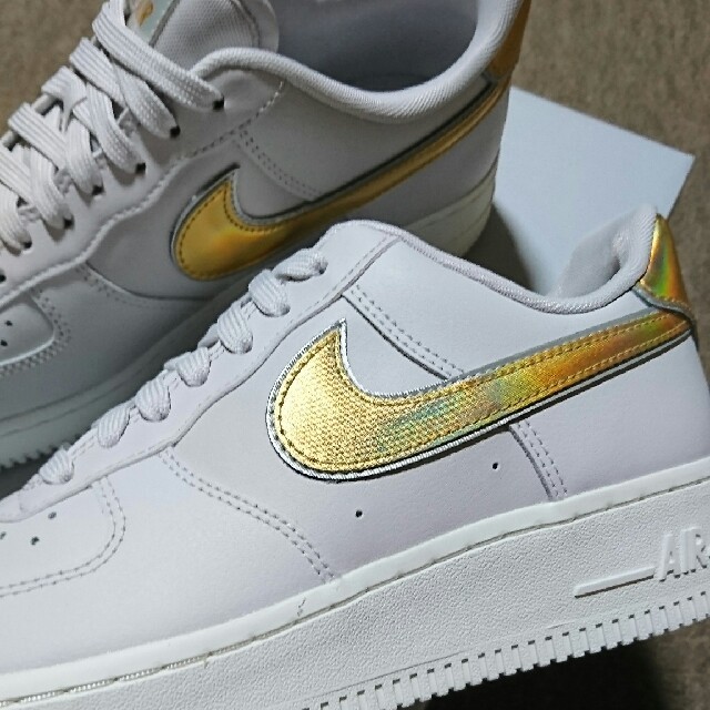 NIKE(ナイキ)のAIR FORCE1 07 MTLC メンズの靴/シューズ(スニーカー)の商品写真