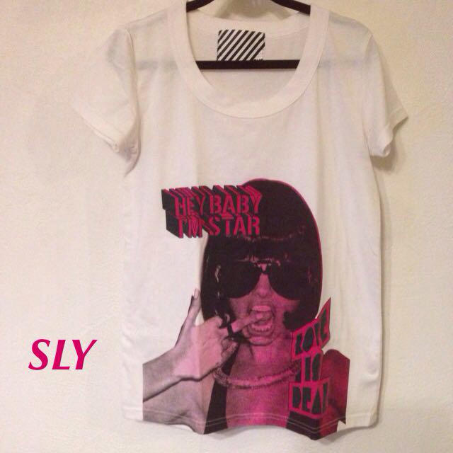 SLY(スライ)のSLY♡ホワイト♡プリントTシャツ レディースのトップス(Tシャツ(半袖/袖なし))の商品写真