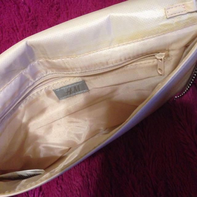 H&M(エイチアンドエム)のローズ模様♡クラッチバッグ レディースのバッグ(クラッチバッグ)の商品写真