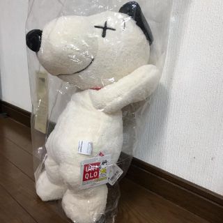 ユニクロ(UNIQLO)のさわこ様 専用Uniqlo × Kaws スヌーピー ぬいぐるみ M(ぬいぐるみ)