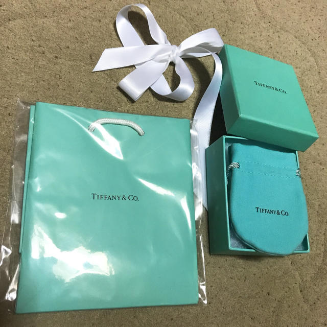 Tiffany & Co.(ティファニー)のティファニー  箱&紙袋 レディースのバッグ(ショップ袋)の商品写真