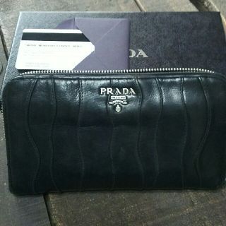 プラダ(PRADA)のPRADA 長財布 レザー(財布)