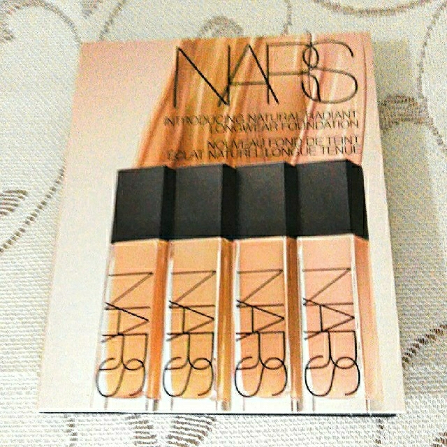 NARS(ナーズ)のNARS　ナチュラルラディアント　ロングウェアファンデーション　明るめ　サンプル コスメ/美容のキット/セット(サンプル/トライアルキット)の商品写真