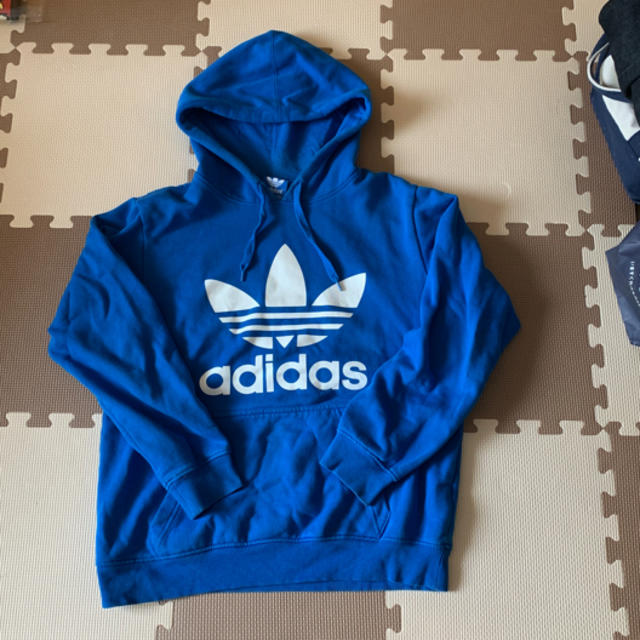 adidas(アディダス)のアディダスパーカー adidas レディースのトップス(パーカー)の商品写真