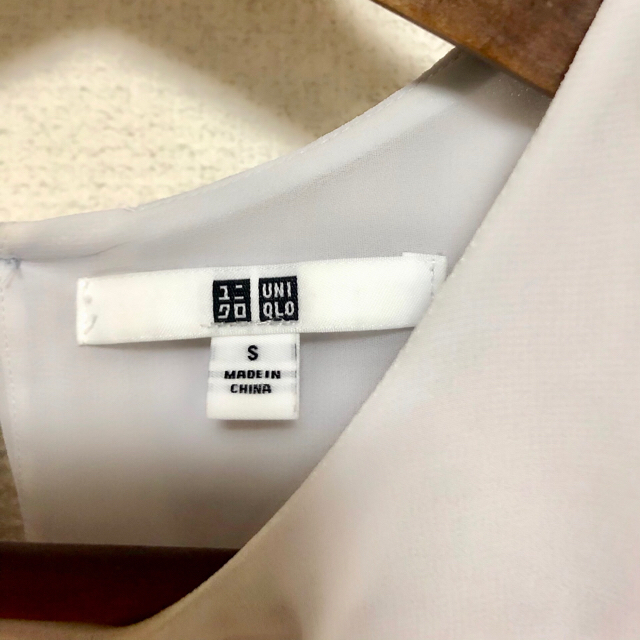 UNIQLO(ユニクロ)のあゆママ様 専用 ユニクロ  シフォンバックプリーツブラウス レディースのトップス(シャツ/ブラウス(半袖/袖なし))の商品写真