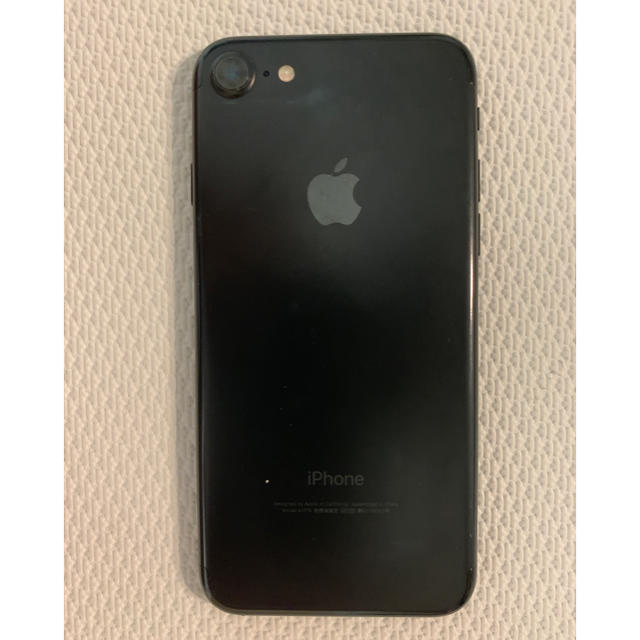 Apple(アップル)のiPhone 7 Jet Black 128 GB SIMロック解除済 スマホ/家電/カメラのスマートフォン/携帯電話(スマートフォン本体)の商品写真