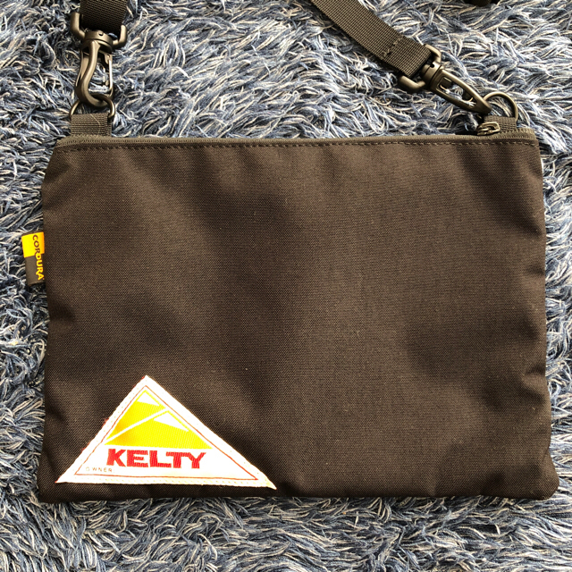 KELTY(ケルティ)のKELTY(ケルティ) サコッシュ Sサイズ ブラック メンズのバッグ(ショルダーバッグ)の商品写真