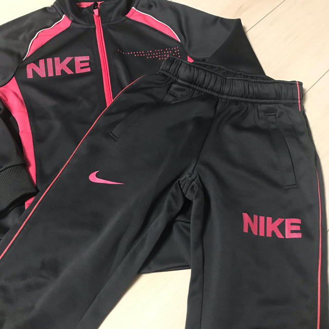 NIKE(ナイキ)の美品！NIKEジャージ110-120 キッズ/ベビー/マタニティのキッズ服女の子用(90cm~)(ジャケット/上着)の商品写真