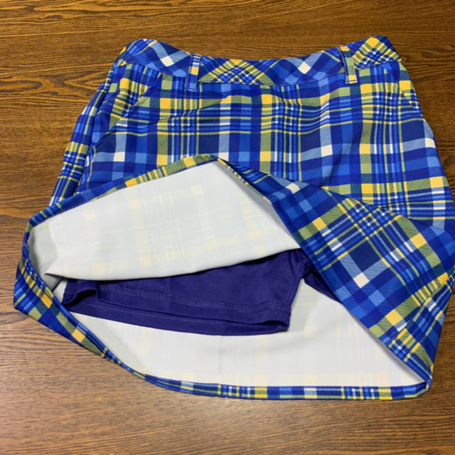 新品 キスオンザグリーン 長袖シャツとスカートのセット スポーツ/アウトドアのゴルフ(ウエア)の商品写真