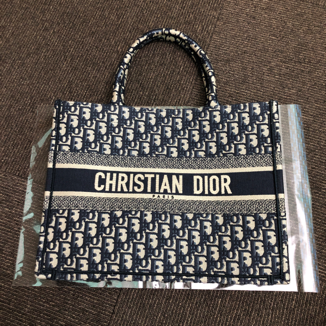 Christian Dior - 3/6発売 新品未使用 Dior ブックトート ミニ ブルーの通販 by 最短発送は2/17でございます