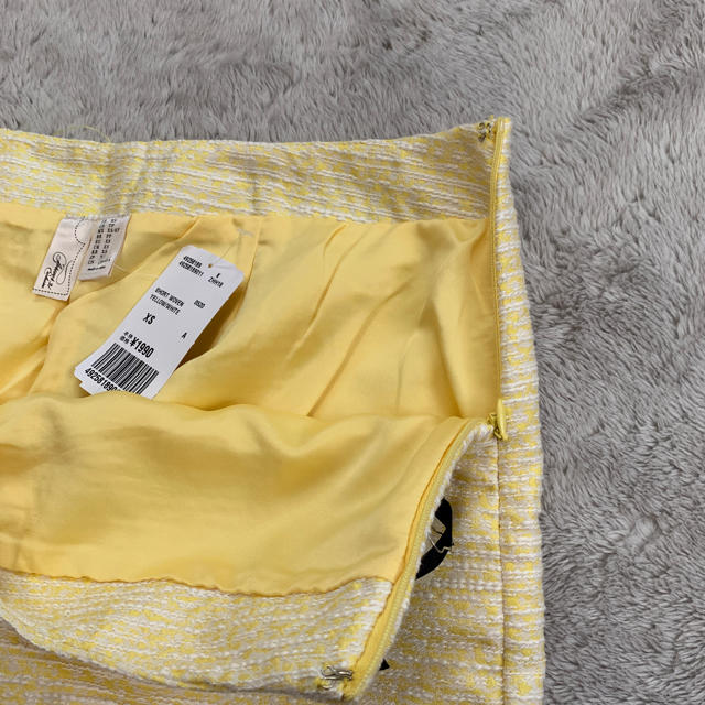 FOREVER 21(フォーエバートゥエンティーワン)の新品 フォーエバー21 xs ショートパンツ ホットパンツ ツイード調 黄色 レディースのパンツ(ショートパンツ)の商品写真