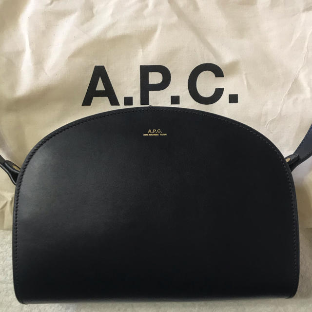 A.P.C  ハーフムーンバッグ