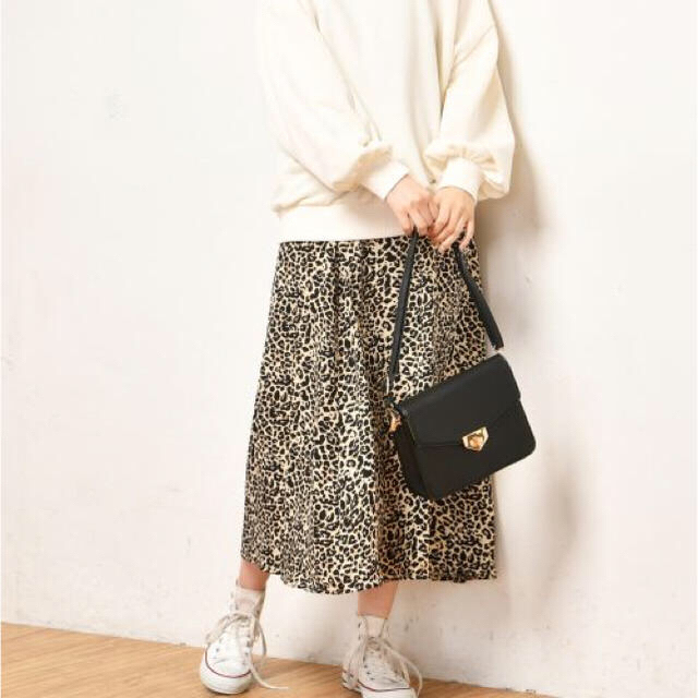 natural couture(ナチュラルクチュール)のナチュラルクチュール ヒョウ柄スカート レディースのスカート(ロングスカート)の商品写真