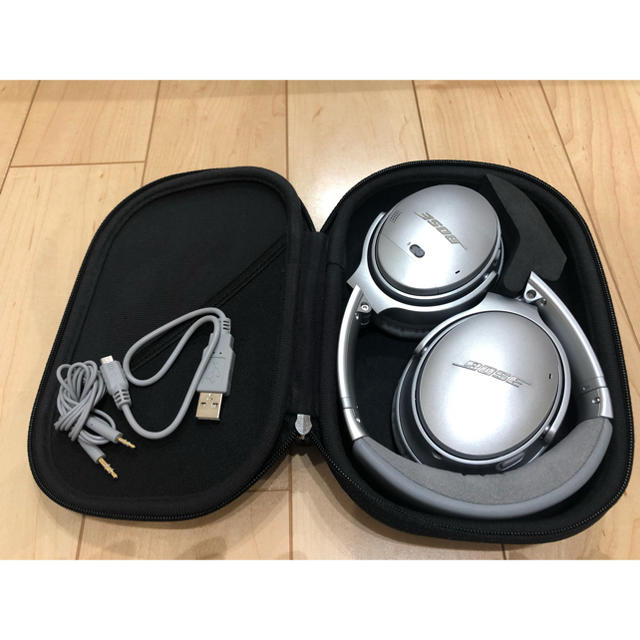 BOSE(ボーズ)のBOSE QUIETCOMFORT 35Ⅱ シルバー スマホ/家電/カメラのオーディオ機器(ヘッドフォン/イヤフォン)の商品写真