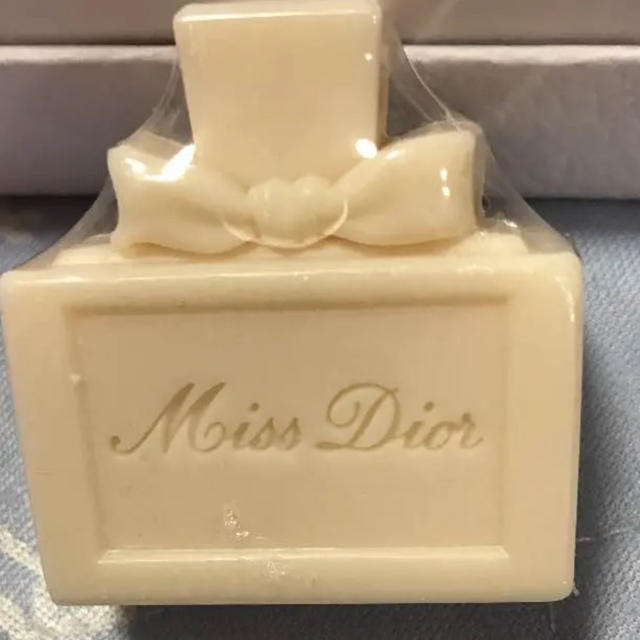 Christian Dior(クリスチャンディオール)のdiorソープ 非売品 コスメ/美容のボディケア(ボディソープ/石鹸)の商品写真