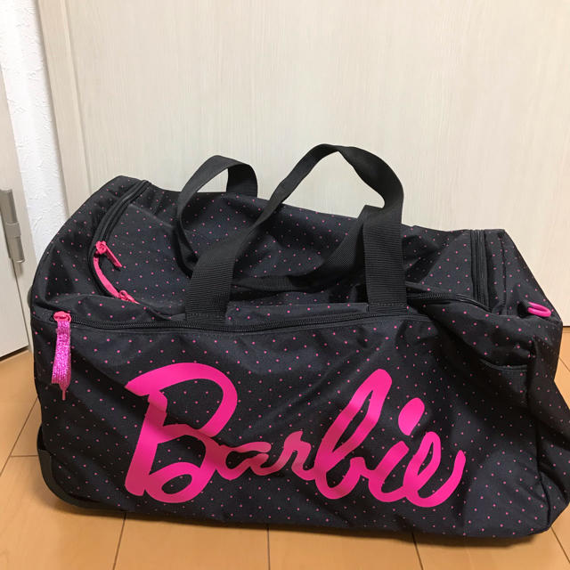 Barbie(バービー)のバービー ボストンバッグ（カート付き） レディースのバッグ(ボストンバッグ)の商品写真