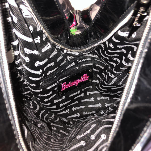 BETSEY JOHNSON(ベッツィジョンソン)のbetseyville ショルダーバッグ レディースのバッグ(ショルダーバッグ)の商品写真