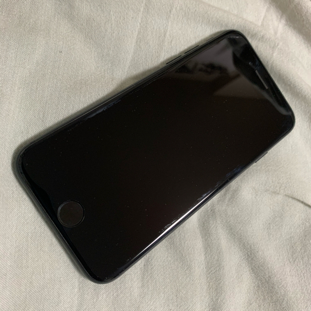 Apple(アップル)のiPhone 7 スマホ/家電/カメラのスマートフォン/携帯電話(スマートフォン本体)の商品写真