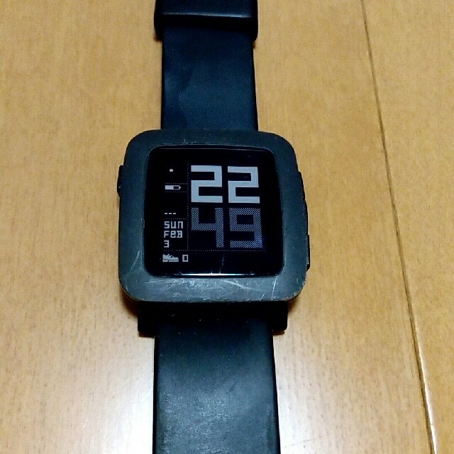 名作 Pebble Time スマートウオッチ 黒 動作品  スマホ/家電/カメラのスマホアクセサリー(その他)の商品写真