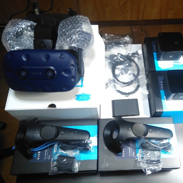 VIVE PRO スターターキット