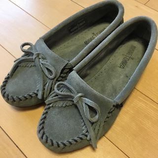 ミネトンカ(Minnetonka)のミネトンカ☆モカシン グレー 24cm(スリッポン/モカシン)