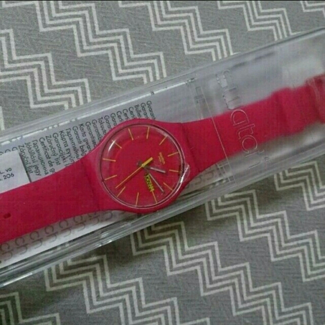 swatch(スウォッチ)のswatch pink ピンク レディースのファッション小物(腕時計)の商品写真