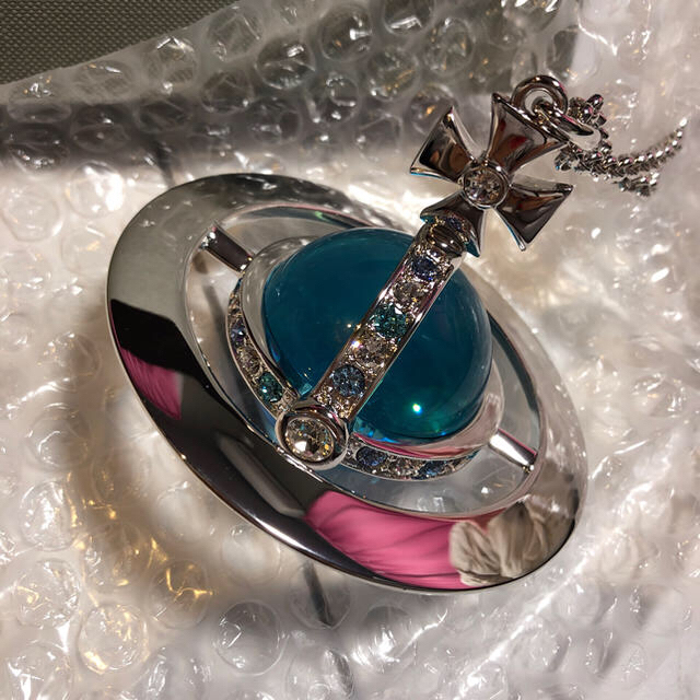 Vivienne Westwood ジャイアントオーブアクセサリー