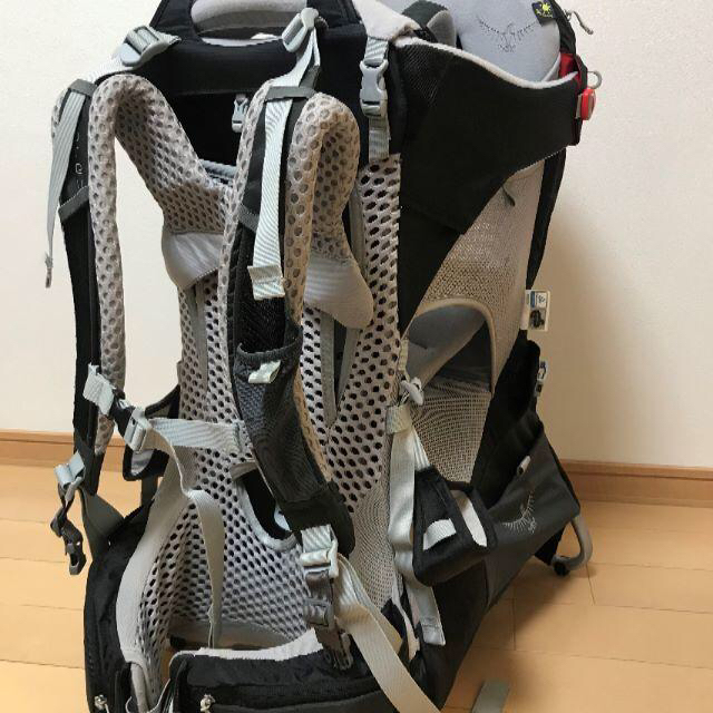 Osprey(オスプレイ)の登山用ベビーキャリー　ポコAG　プラス　レインカバー付き！ スポーツ/アウトドアのアウトドア(登山用品)の商品写真