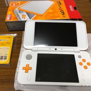 ニンテンドー2DS(ニンテンドー2DS)のニンテンドー2DS LL 【ホワイト×オレンジ】 MS8GB付き(携帯用ゲーム機本体)