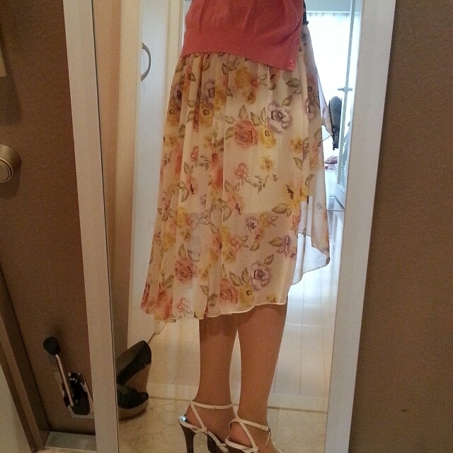 花柄フィッシュテールスカート レディースのスカート(ひざ丈スカート)の商品写真