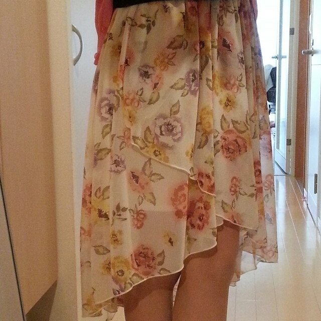 花柄フィッシュテールスカート レディースのスカート(ひざ丈スカート)の商品写真