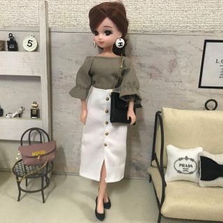 リカちゃん服♡グレージュトップス＆白ミモレ丈スカート♡リアルクローズ  (その他)