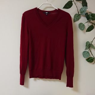 ユニクロ(UNIQLO)の【今冬美品】ユニクロ Vネックニット・ウールM(ニット/セーター)