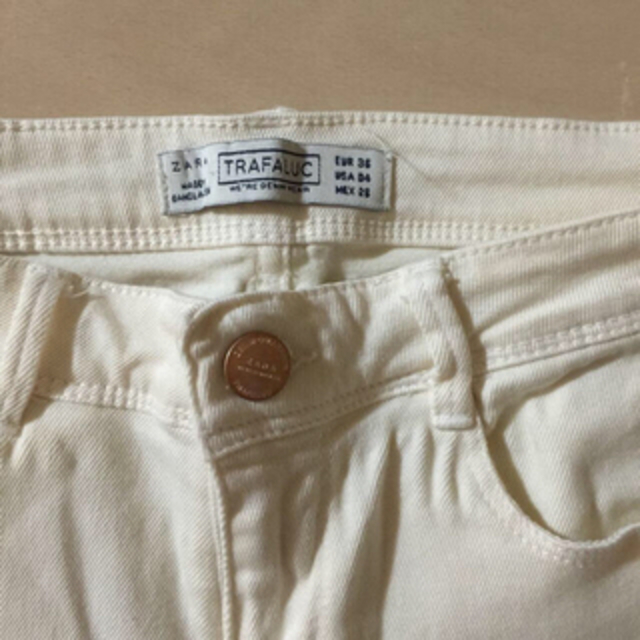 ZARA(ザラ)のzara white jeans レディースのパンツ(デニム/ジーンズ)の商品写真