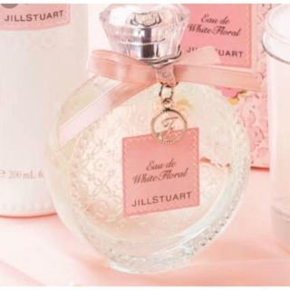 ジルスチュアート(JILLSTUART)の新品未開封♡箱付きジルスチュアートリラックスオードホワイトフローラル50ml香水(香水(女性用))