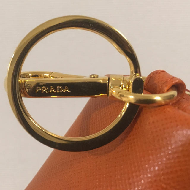 PRADA(プラダ)のプラダ コインケース 小銭入れ 小物入れ ミニポーチ キーリング付き 付属品有 レディースのファッション小物(コインケース)の商品写真