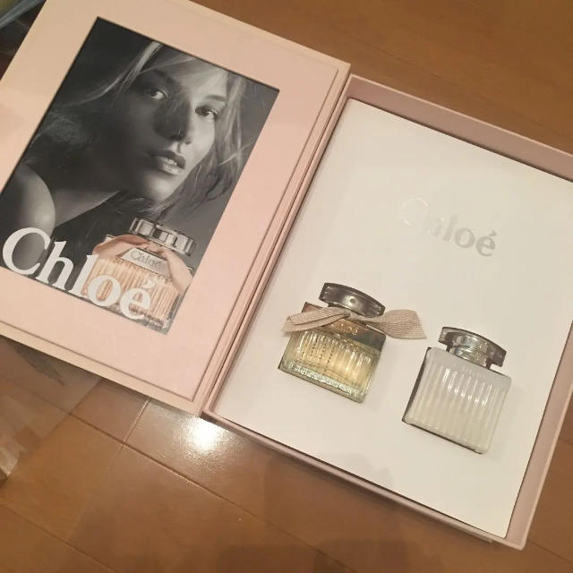 Chloe(クロエ)の箱なし 専用です コスメ/美容の香水(香水(女性用))の商品写真