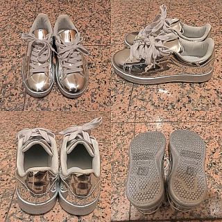 フォーエバートゥエンティーワン(FOREVER 21)のクールな♡SILVERメタリック♡スニーカー♡(スニーカー)