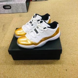 ナイキ(NIKE)のair jordan 11 low gold(スニーカー)