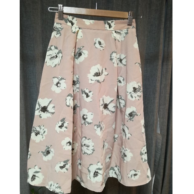 GU(ジーユー)の春フレア花柄ミモレスカート レディースのスカート(ひざ丈スカート)の商品写真