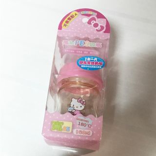 サンリオ(サンリオ)の新品 ハローキティ プラスチック製哺乳瓶 140ml 広口タイプ(哺乳ビン)