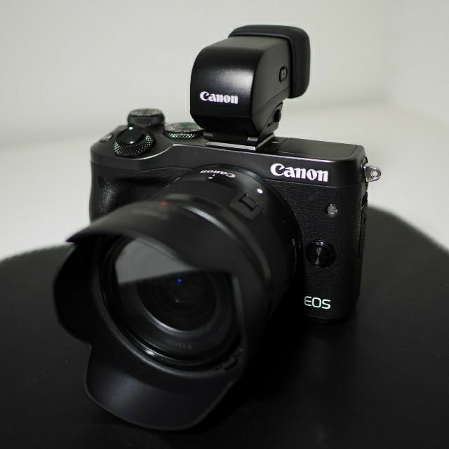 激安特価 Canon - 付属品多数 EVF-DC1付 EF-M15-45mm M6 EOS Canon ミラーレス一眼